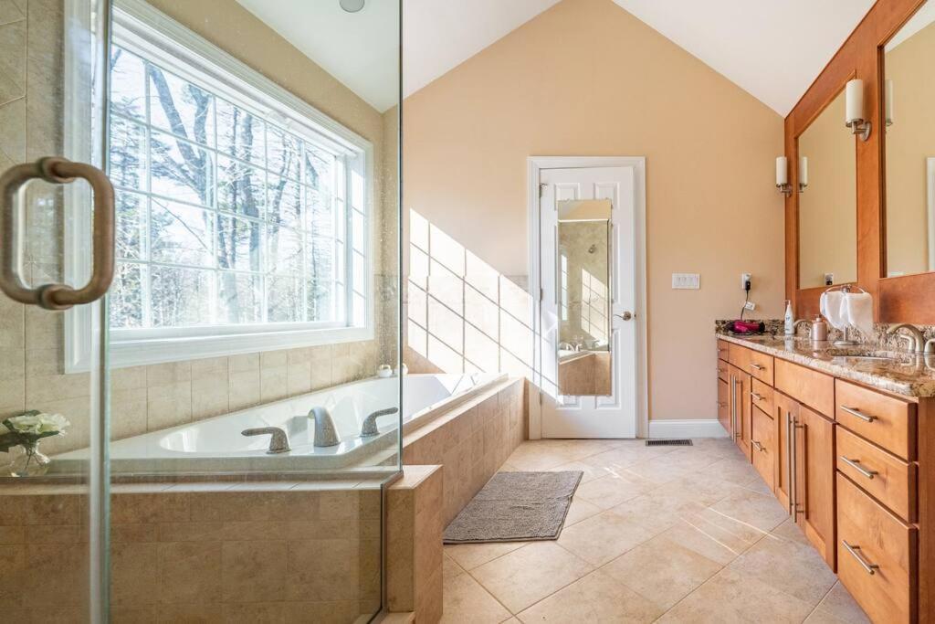 Luxury 4 Bedroom House In Pocono Mountains In Golf Course Near Lake Tobyhanna Eksteriør billede